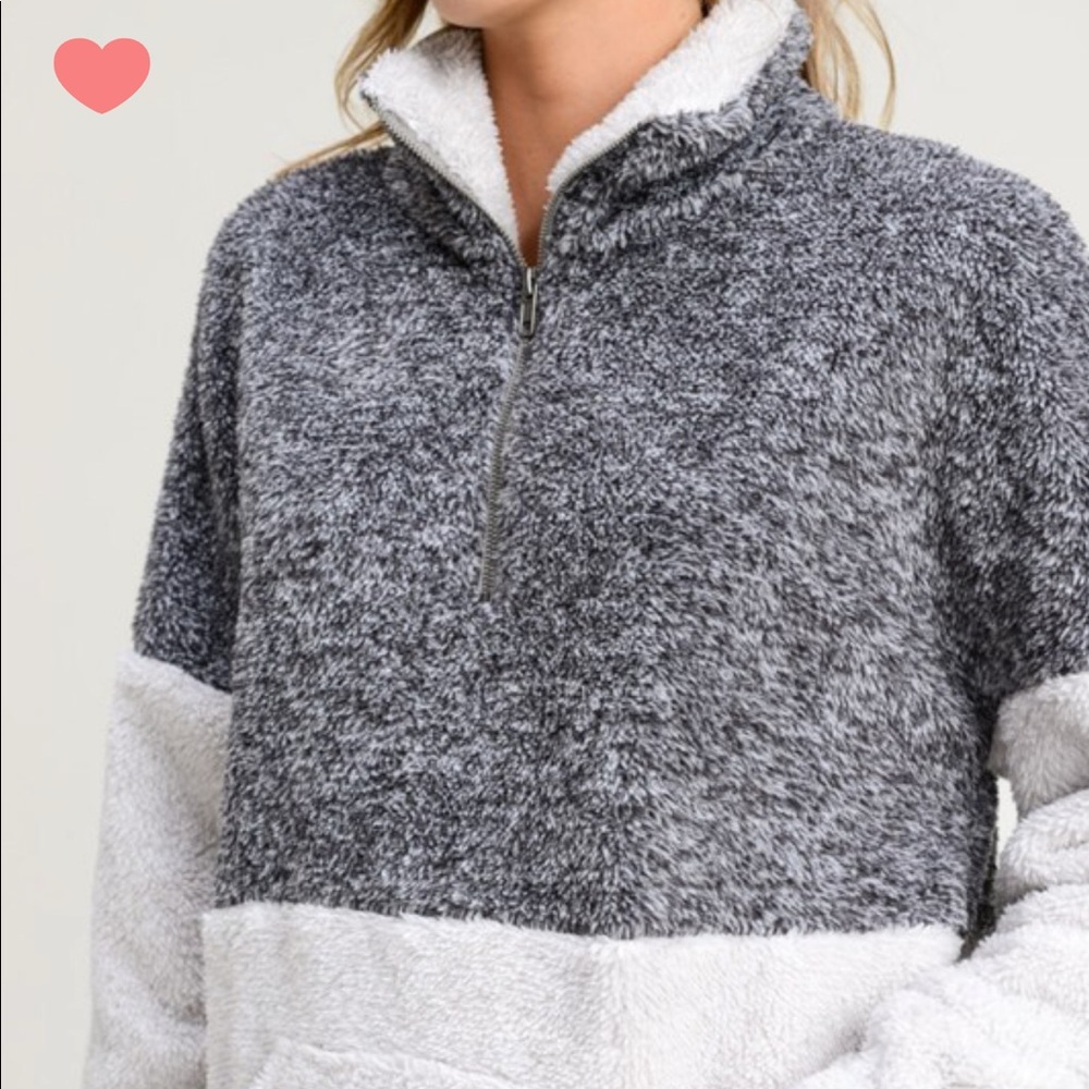 Two Tone Fuzzy Pull Over - Picture 6 of 6
